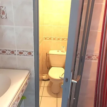 729, Port Nature 7 Au Village Naturiste * Agde