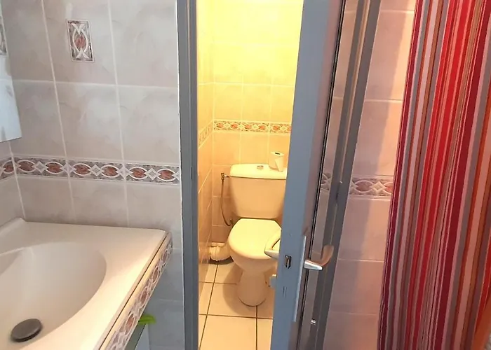 729, Port Nature 7 Au Village Naturiste * Agde